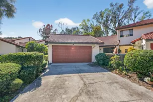 301 Clusterwood Dr, Yalaha, FL 34797 - Photo 6