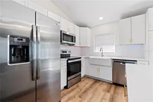 301 E Chester St, Clermont, FL 34715 - Photo 4