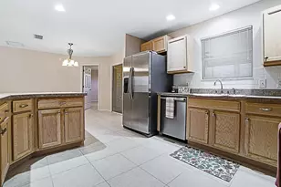 17411 SE 74th Netherclift Terrace, The Villages, FL 32162 - Photo 10