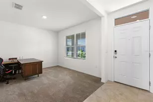 2024 Griffin Oaks Wy, Tavares, FL 32778 - Photo 4