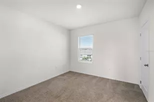 2024 Griffin Oaks Wy, Tavares, FL 32778 - Photo 24