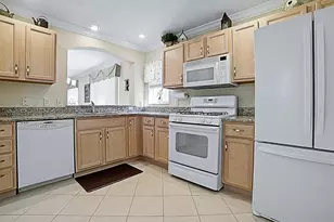 7595 SE 170th Longview Ln, The Villages, FL 32162 - Photo 6