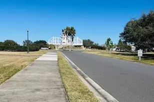 5685 Gulf Stream St, Tavares, FL 32778 - Photo 4