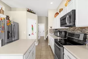 100 Hollybrook Ct, Davenport, FL 33897 - Photo 10