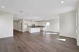 130 Bragg Ln, Lakewood Ranch, FL 34240 - Photo 8