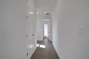 200 Eagleston Ln, Lakewood Ranch, FL 34240 - Photo 34