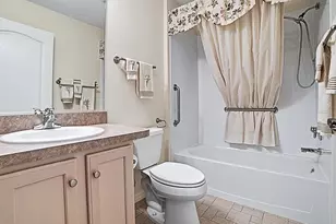 17014 SE 76th Creekside Cir, The Villages, FL 32162 - Photo 10