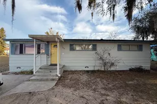 722 W Maud St, Tavares, FL 32778 - Photo 1