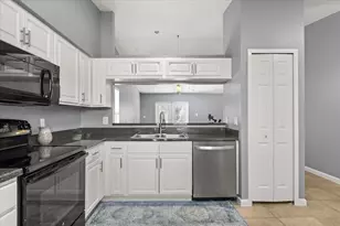 8954 Valencia Gardens Dr, Orlando, FL 32825 - Photo 10