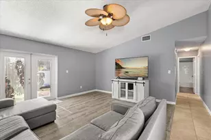 8954 Valencia Gardens Dr, Orlando, FL 32825 - Photo 4