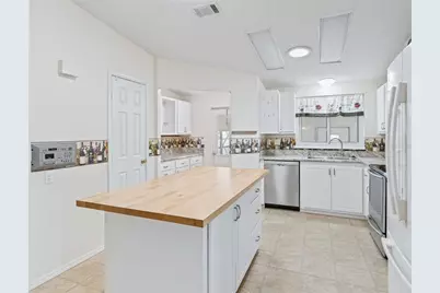 920 Saint Andrews Boulevard, The Villages, FL 32159 - Photo 8