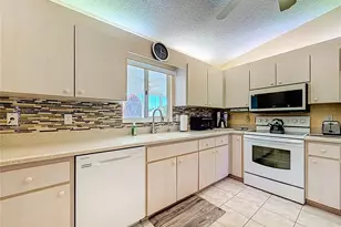 9826 SE 178th Ln, Summerfield, FL 34491 - Photo 12