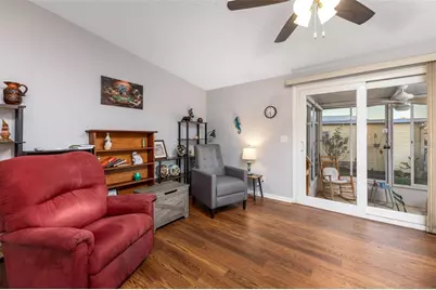 605 Rainbow Boulevard, Lady Lake, FL 32159 - Photo 4