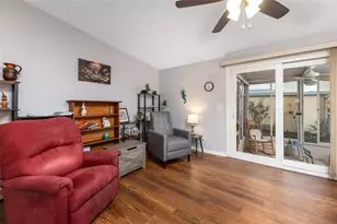 605 Rainbow Blvd, Lady Lake, FL 32159 - Photo 4