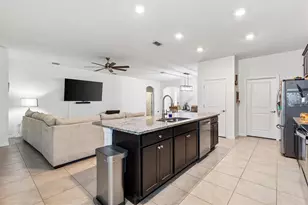 5470 Sunshine Dr, Wildwood, FL 34785 - Photo 6