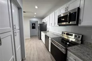 2205 Cypress Cove Dr, Tavares, FL 32778 - Photo 4