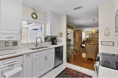 1025 Avalon Avenue, The Villages, FL 32159 - Photo 8