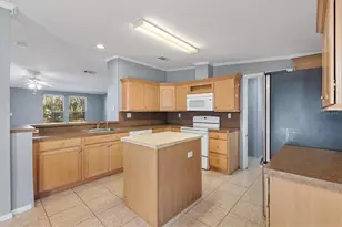 357 Walters Pl, Fruitland Park, FL 34731 - Photo 10