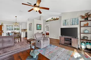 13523 Biscayne Dr, Grand Island, FL 32735 - Photo 6