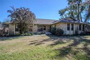 13 Hermosa Dr, Eustis, FL 32726 - Photo 2