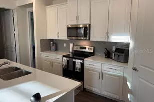 17718 Blazing Star Cir, Clermont, FL 34714 - Photo 4