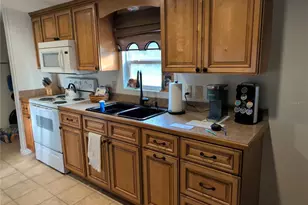 16160 SE 97th Terrace Rd, Summerfield, FL 34491 - Photo 8