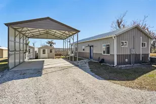 645 Cr 485A, Lake Panasoffkee, FL 33538 - Photo 2