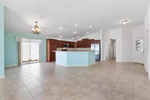 2610 Lindewood St, The Villages, FL 32163 - Photo 14