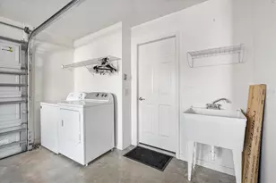 2610 Lindewood St, The Villages, FL 32163 - Photo 34