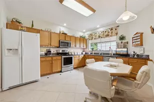 25239 Cranes Roost Cir, Leesburg, FL 34748 - Photo 8
