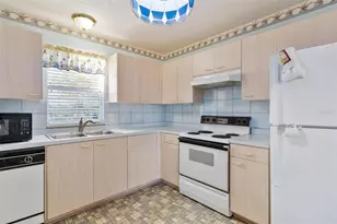 620 Prado Dr, Lady Lake, FL 32159 - Photo 12