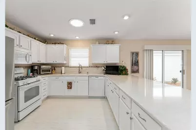 585 Lacy Place, The Villages, FL 32162 - Photo 6