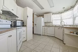 3217 Manatee Rd, Tavares, FL 32778 - Photo 6