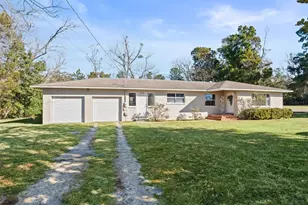 519 Huey St, Wildwood, FL 34785 - Photo 2