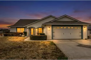 106 Fairway Cir, Umatilla, FL 32784 - Photo 1