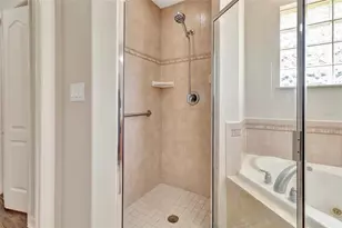 106 Fairway Cir, Umatilla, FL 32784 - Photo 22