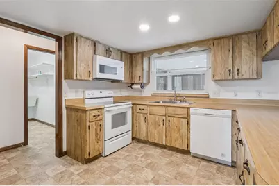 35025 Raintree Drive, Fruitland Park, FL 34731 - Photo 8