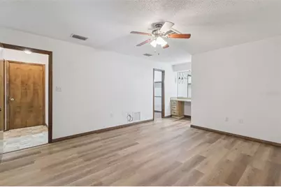 35025 Raintree Drive, Fruitland Park, FL 34731 - Photo 10