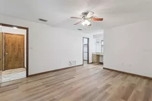 35025 Raintree Dr, Fruitland Park, FL 34731 - Photo 10