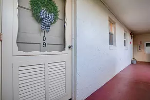 601 N McDonald St, Mount Dora, FL 32757 - Photo 6