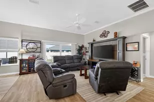 6729 Mesker Pl, The Villages, FL 34762 - Photo 16