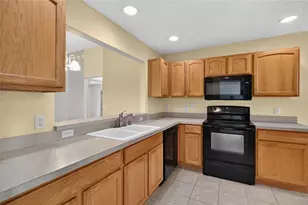 16715 SE 80th Cloverwood Terrace, The Villages, FL 32162 - Photo 10
