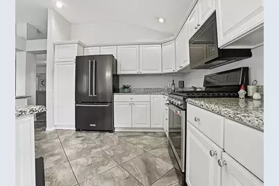 17498 SE 74th Raes Hall Avenue, The Villages, FL 32162 - Photo 14