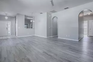 1321 Kellogg Dr, Tavares, FL 32778 - Photo 10