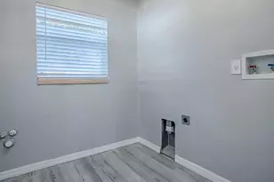 1321 Kellogg Dr, Tavares, FL 32778 - Photo 6
