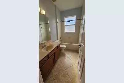 317 E Blue Water Edge Drive, Eustis, FL 32736 - Photo 4