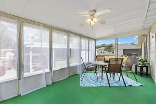 724 Royal Palm Ave, Lady Lake, FL 32159 - Photo 24