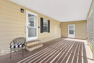 724 Royal Palm Ave, Lady Lake, FL 32159 - Photo 4