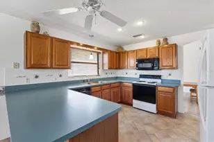 1918 Armondo Dr, The Villages, FL 32159 - Photo 8