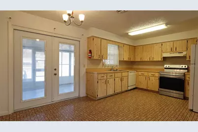 926 Cr 467, Lake Panasoffkee, FL 33538 - Photo 6